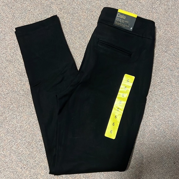 Dalia Women's Pull On Ponte Pant - Picture 9 of 12